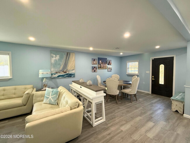 Photo - 170 Cherry Quay Rd