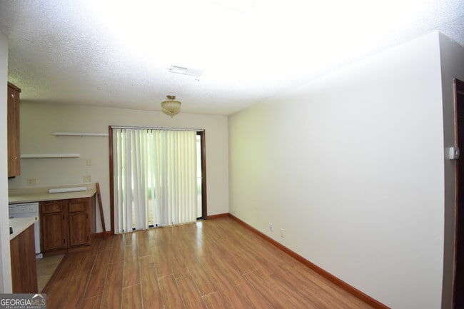 Photo - 102 Yorktown Rd