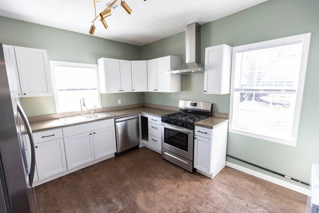 Photo - 304 Quigley St