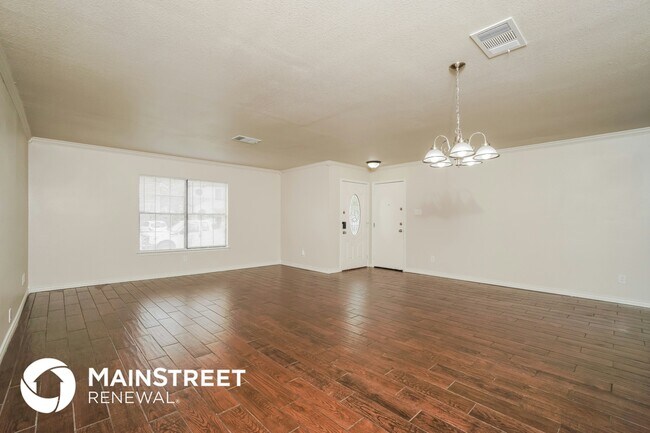 Photo - 326 Benetton Dr