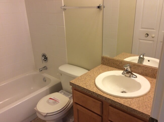 Photo - 5950 Oakwood Dr Unit 2G