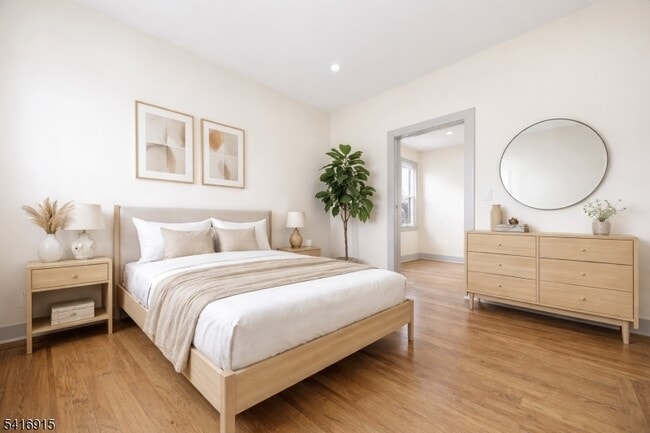 Building Photo - 265 N 17th St Unit 1L