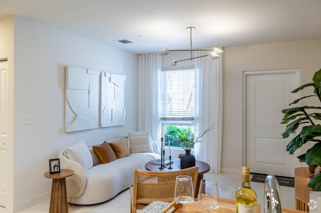 2 BR, 2 BA