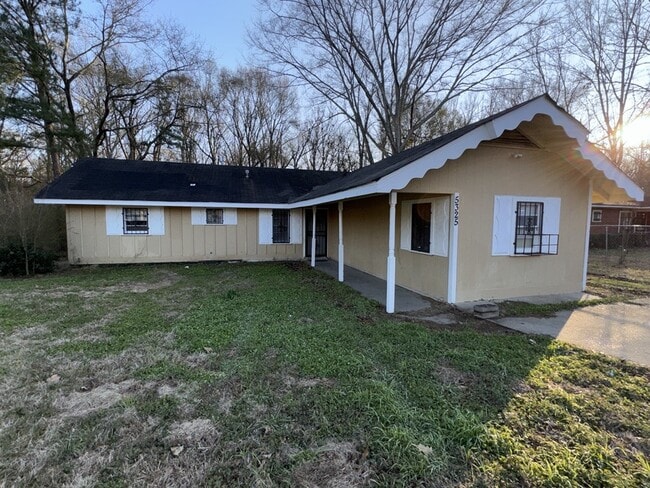 Building Photo - 5325 Queen Mary Ln