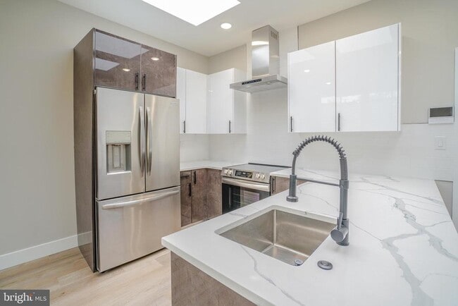 Photo - 1503 N Front St Unit 6