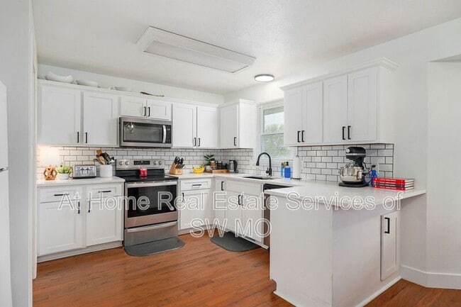 Photo - 1539 W Rockwood Ct