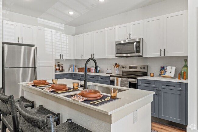 2BR, 2BA - 1,048SF - Kitchen