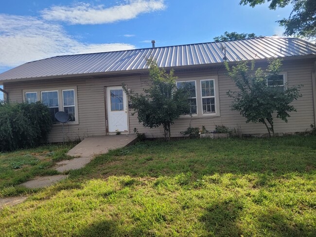 Building Photo - 803 S Locust St