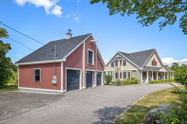 Photo - 133 Waukewan St