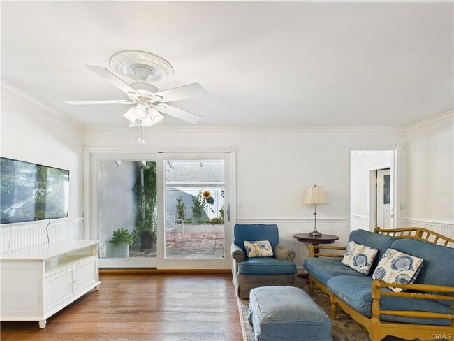 Photo - 2857 Ellesmere Ave