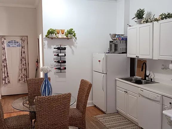 Photo - 916 Green Bay Rd