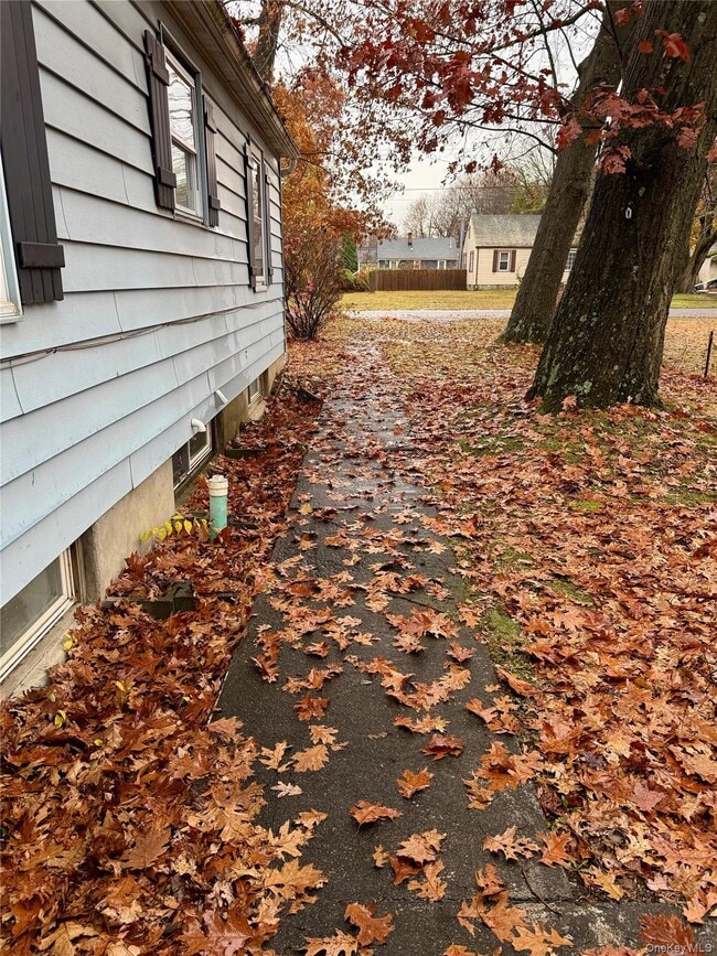 Photo - 17 Algonquin Dr