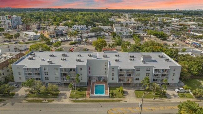 Building Photo - 555 NE 123rd St Unit 218-A