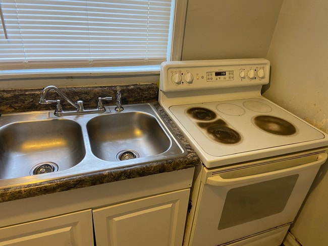 Photo - 132 W 35th St