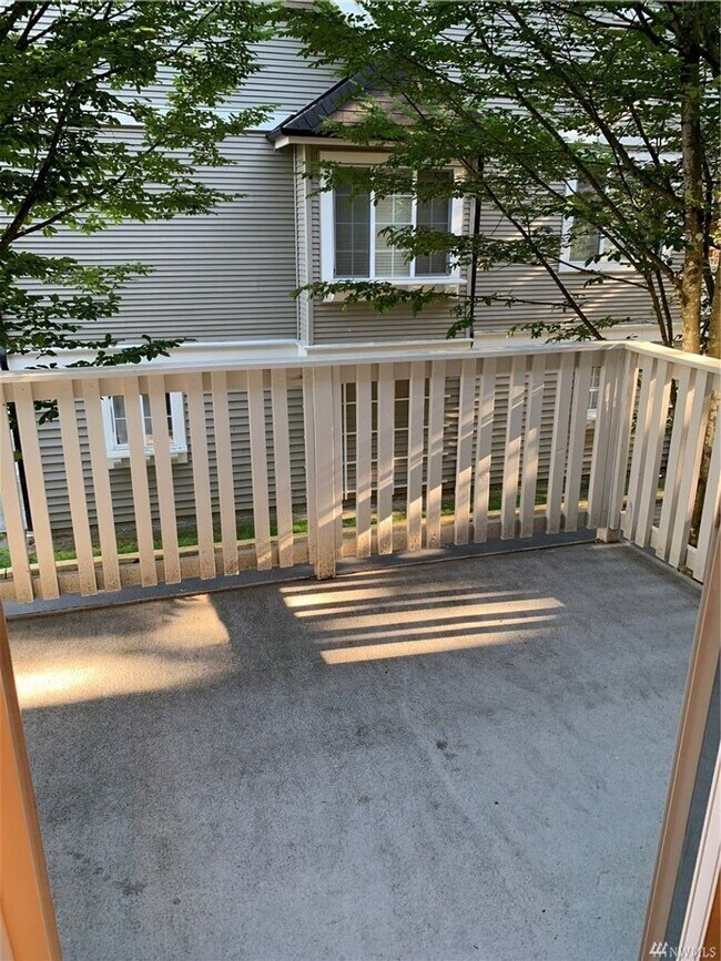 Photo - 2Bd/2.25Ba Redmond Townhouse