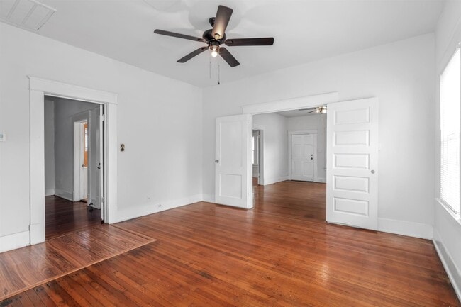 Photo - 1601 Holman St