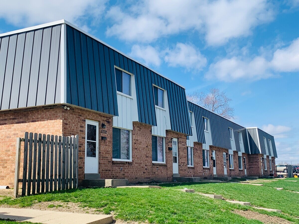 Photo - Belle Court Commons