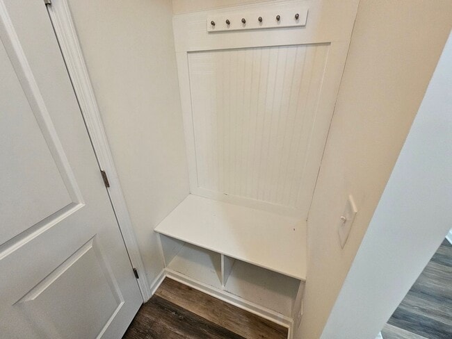 Photo - Well Maintained Large townhome in Steele Creek