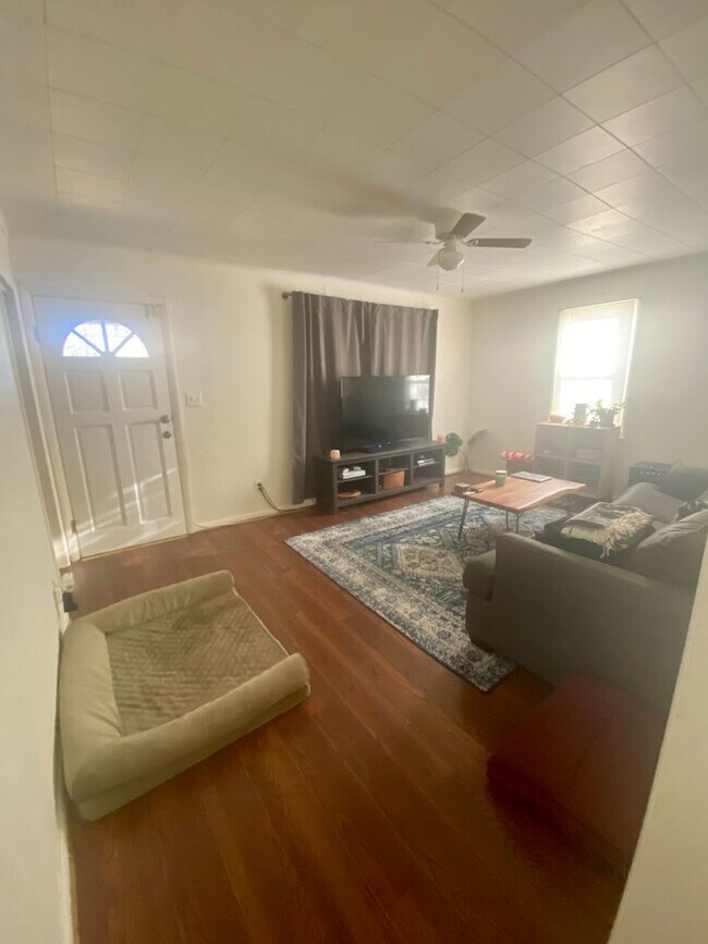 Photo - Cozy Cape Cod - Minutes to TBS (Quantico) over half an acre!
