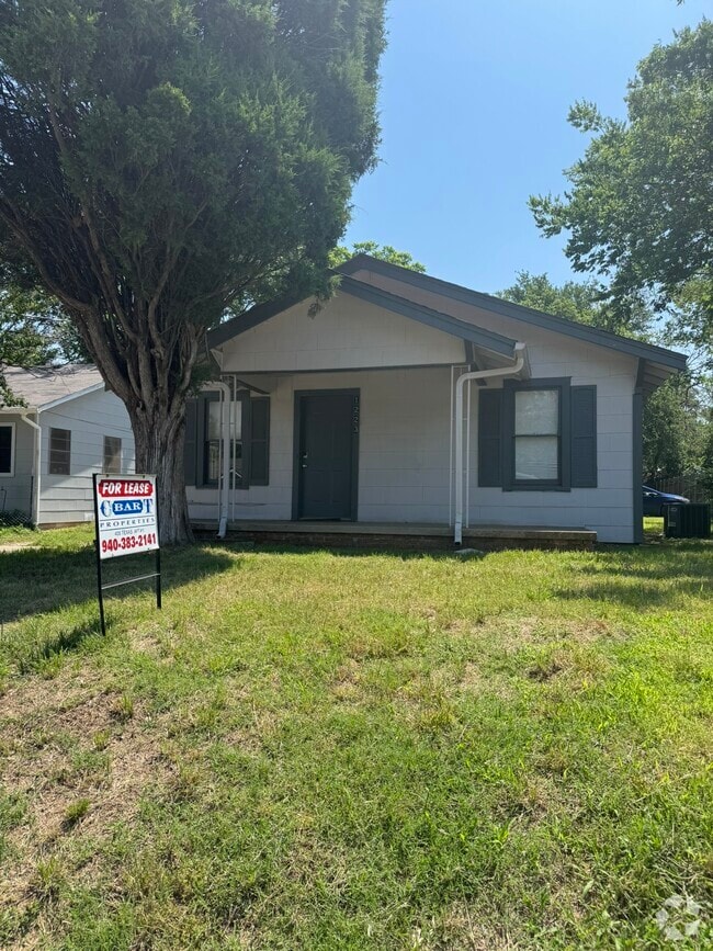 Building Photo - 1223 Peak St Rental