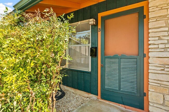 2004 Pasadena Dr