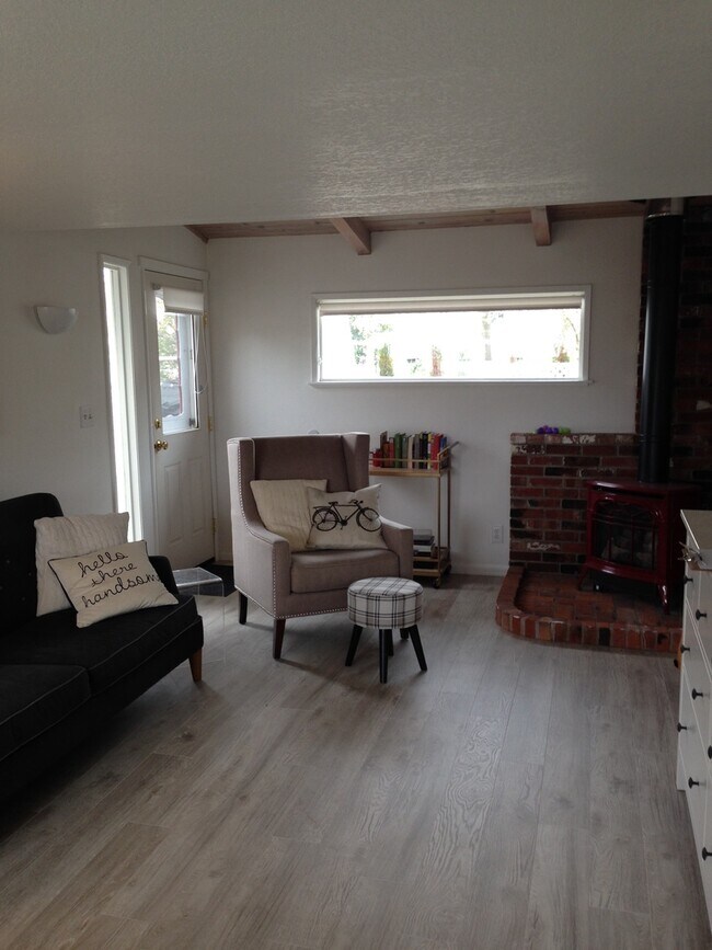 Photo - In-town Cottage