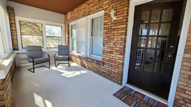 Photo - 1601 N Broadway St