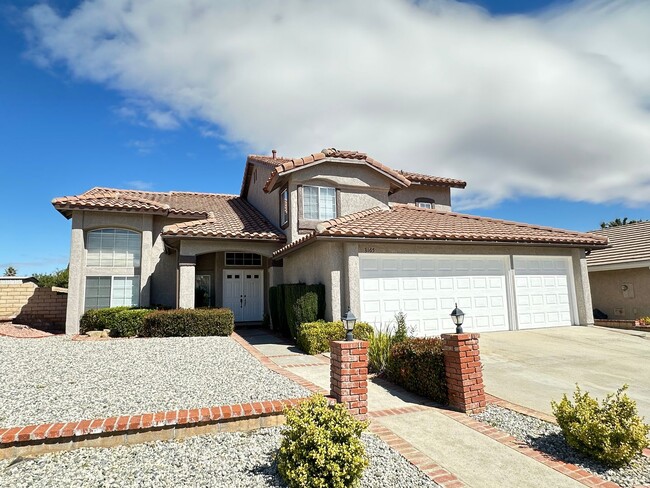 West Palmdale Home - West Palmdale Home