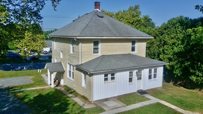 Photo - 621 S Main St