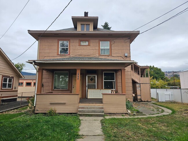 Building Photo - 2004 Adams Ave Unit 2