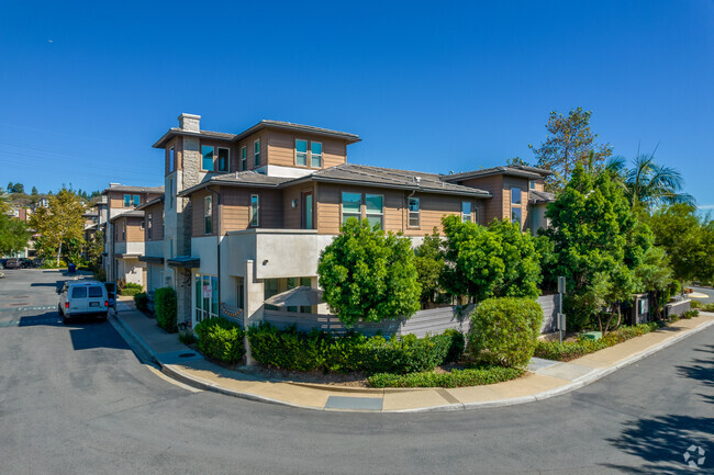 Photo - Frame & Focus Apartments