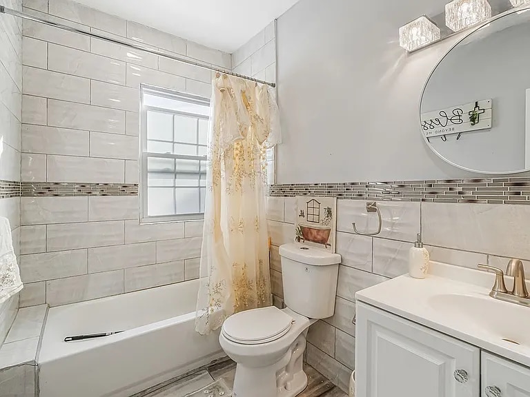 Photo - 116-01-116221 221st St Unidad 1