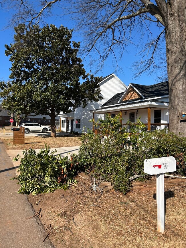 Peaceful neighboorhood 2.3 miles from Greenville City Center - 334 Bailey St