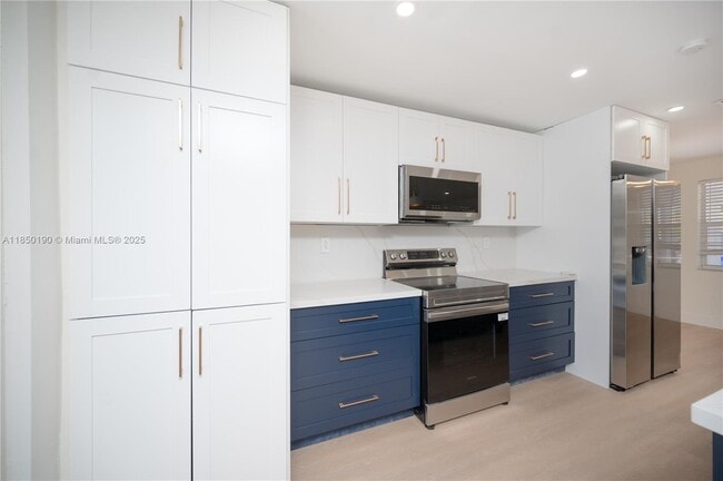 Building Photo - 3751 NE 17th Ave Rental