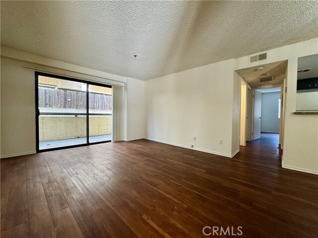 Building Photo - 987 E Del Mar Blvd Unit 7