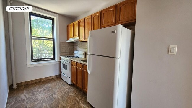 Building Photo - 675 18th St Rental