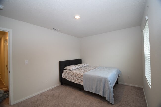 Photo - 935 N 19th Ave