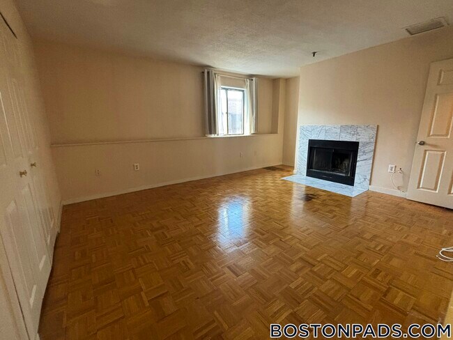 Photo - 147 Kelton St Unit 715