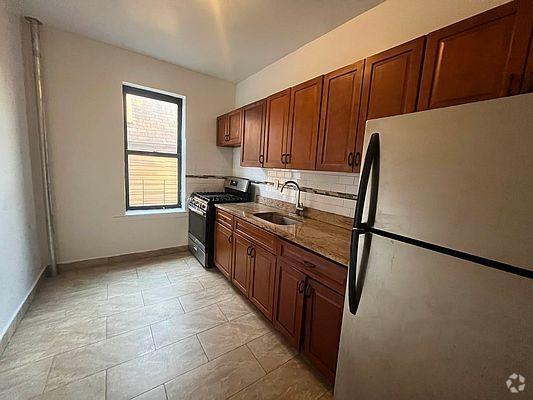 Building Photo - 1 bedroom in Bronx NY 10462 Unit 471 Rental