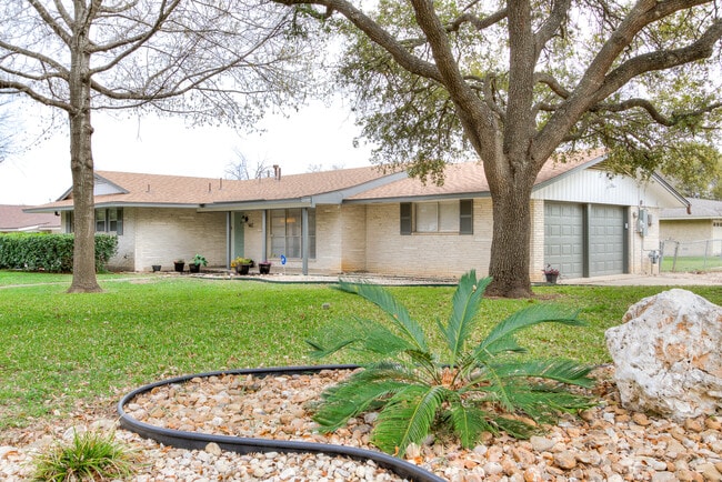 Photo - 502 Downshire Dr