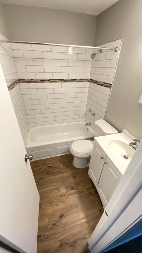 Photo - Eat Street Flat LLC