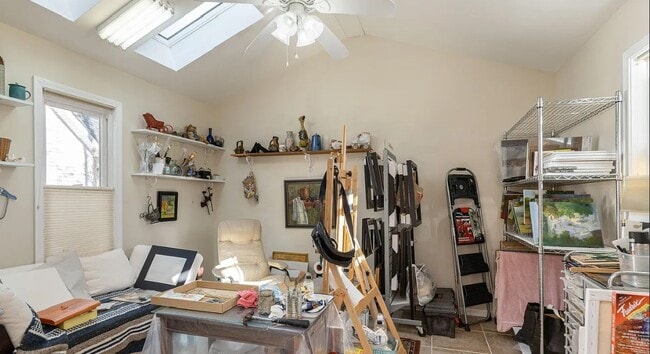 Photo - 479 Probart St