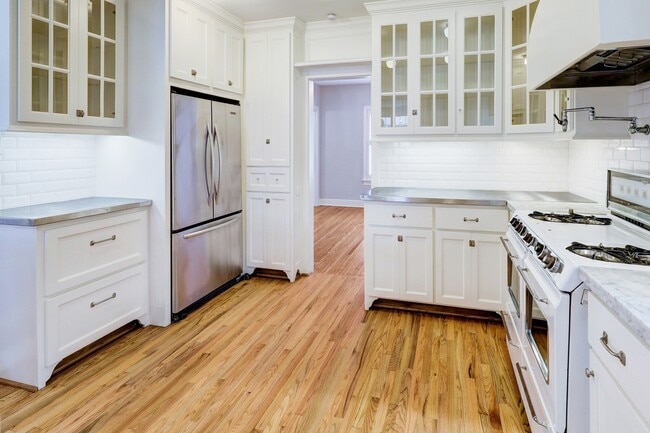 Photo - 1950 Lexington St