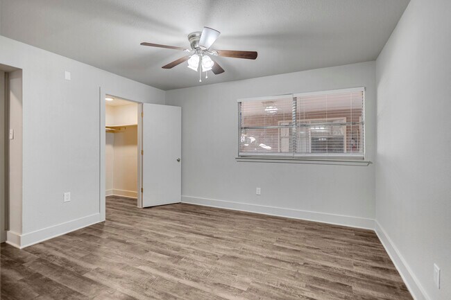 Photo - Welcome to Oxford Pointe Apartments – Comfortable Living with a Country Charm in Tyler, TX