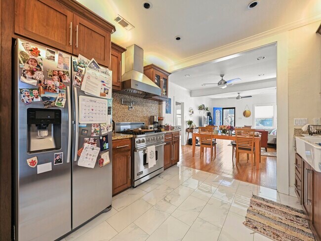 Photo - 1612 Vermont St