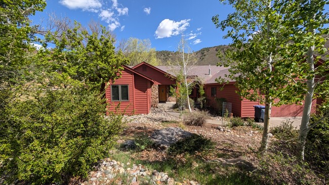 Photo - 202 Hillcrest Dr House