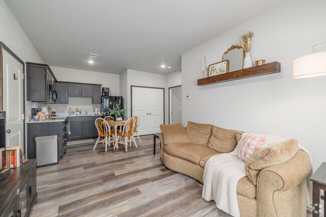 1BR, 1BA - 550SF - Living Room