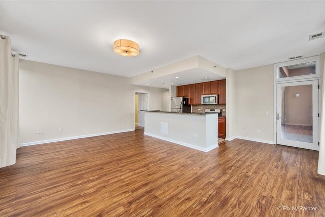 Photo - 3450 S Halsted St Unidad 216