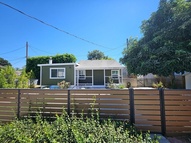 Building Photo - Chandler Properties Unit 2614 1/2