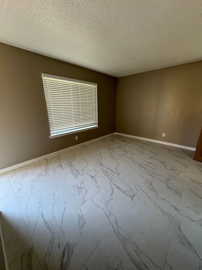 Photo - 1bedroom /1 bath ENTIRELY REMODELED Unidad 5620D-Q